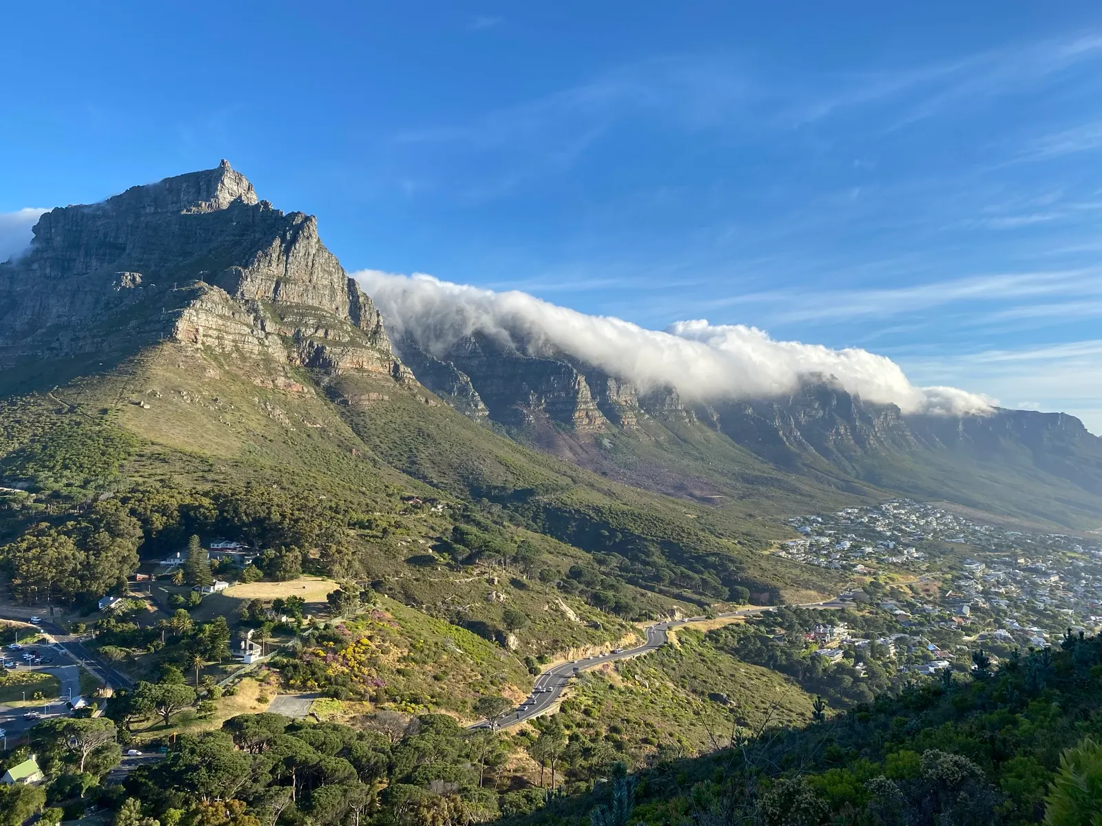 Table Mountain under its cloud, above the Cape Town city bowl